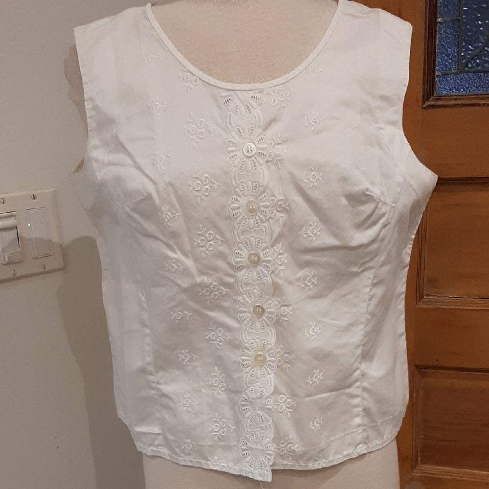Vintage 60s Sleeveless White Cotton Eyelet Embroidered Blouse Top M 42" Bust - Picture 1 of 7